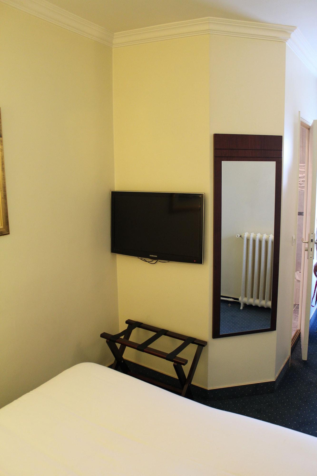 Hotel Saint Cyr Etoile Paris Exteriör bild