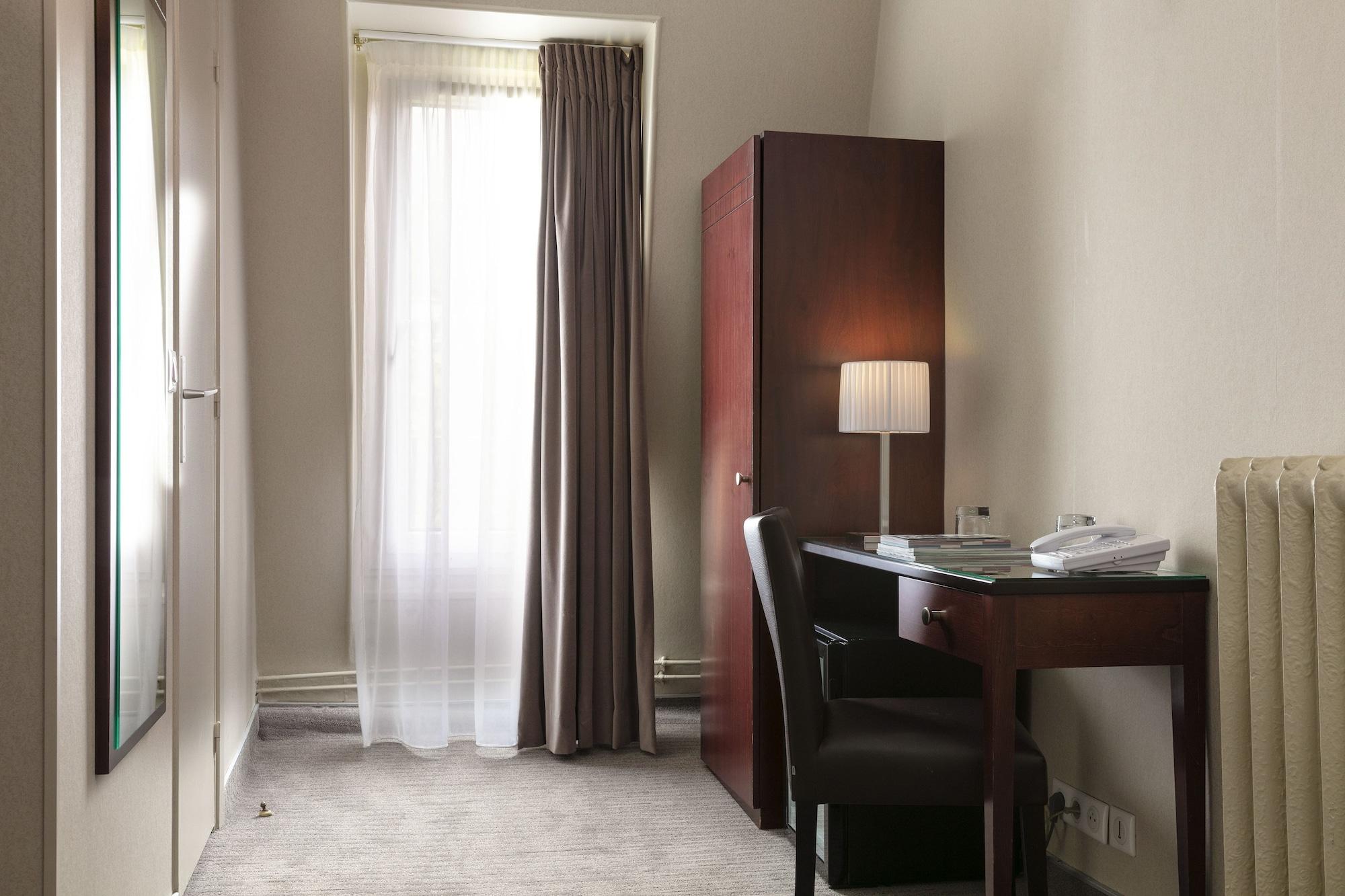 Hotel Saint Cyr Etoile Paris Exteriör bild