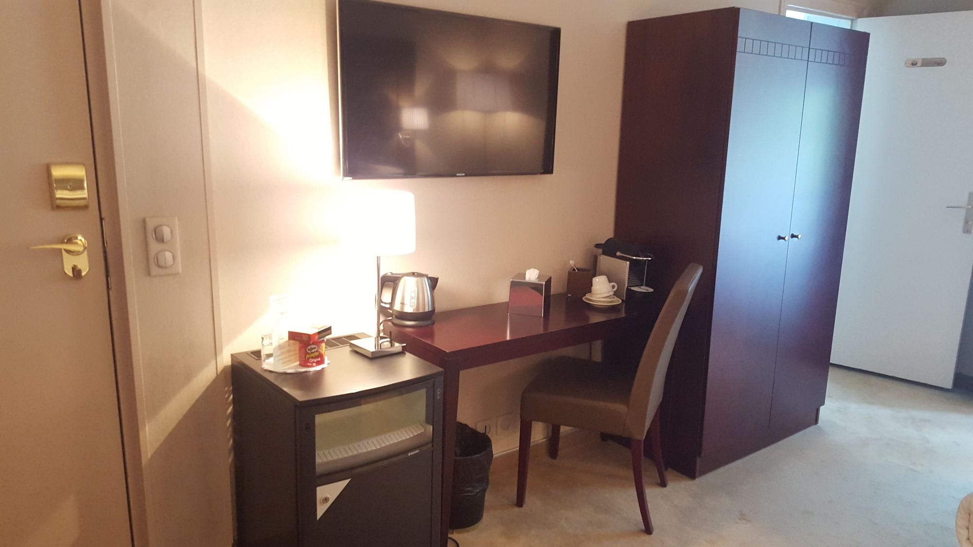 Hotel Saint Cyr Etoile Paris Exteriör bild